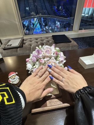 【TANZO.(鍛造指輪)の口コミ】 夫は1石のダイヤ、私は9石のダイヤをいれました。
ダイヤのきらきらする輝…