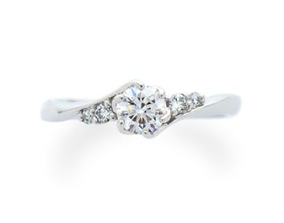 【アトリエフィロンドールの口コミ】 プロポーズプランでダイヤは自分で選び、リングは嫁に選んでもらうことで2…