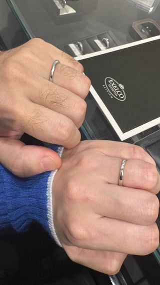 【エクセルコダイヤモンド(EXELCO DIAMOND)の口コミ】 親身なヒアリングとご提案頂き、大変満足いく結婚指輪選びができました。
…