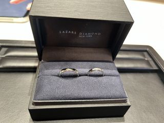 【ラザール ダイヤモンド(LAZARE DIAMOND)の口コミ】 指輪のデザインが高級感あってシンプルなのに重厚感があるところが気に入…
