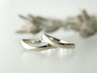 【renri(レンリ)の口コミ】 シンプルながらも、質感をマットとツヤで切り替えているため、飽きがこな…