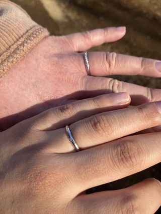 【ケイウノ ブライダル(K.UNO BRIDAL)の口コミ】 シンプルなデザインで飽きがこず、毎日身につけやすい点がおすすめです。…