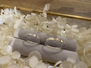 【Smith(工房スミス)の口コミ】 手作り結婚指輪定額コースを選択して制作しました。
どちらも平打ちの形状…