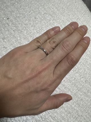 【ラザール ダイヤモンド(LAZARE DIAMOND)の口コミ】 メンズですがシンプルで普段でもつけやすいです。シンプルですが、重厚感…