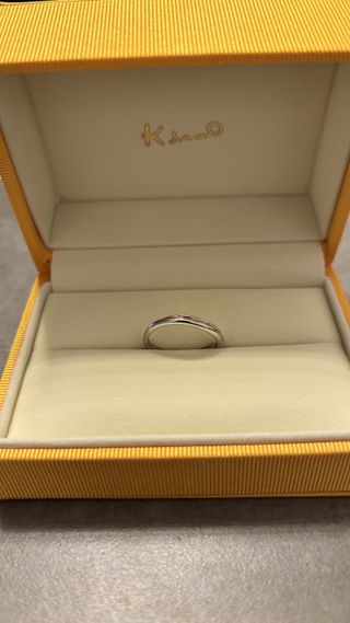 【ケイウノ ブライダル(K.UNO BRIDAL)の口コミ】 メビウスの輪のように、ピンクゴールドとシルバーが柔らかくウェーブして…