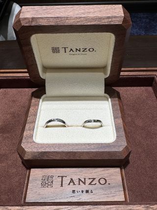【TANZO.(鍛造指輪)の口コミ】 鍛造製法で傷がつきにくく、一生物にはとても良いと思います。鍛造製法に…