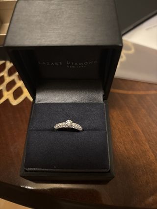 【ラザール ダイヤモンド(LAZARE DIAMOND)の口コミ】 高品質、デザイン、価格がとても
気に入りました。
3つ揃っています。１つ…