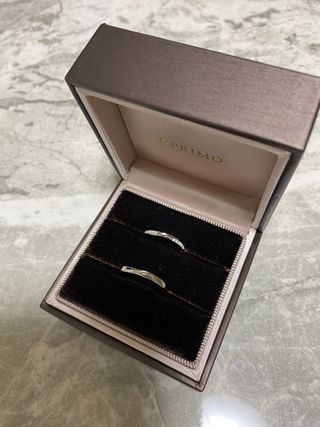 【アイプリモ(I-PRIMO)の口コミ】 シンプルすぎないウェーブの指輪です。少し輝きが欲しく、キラキラ見える…