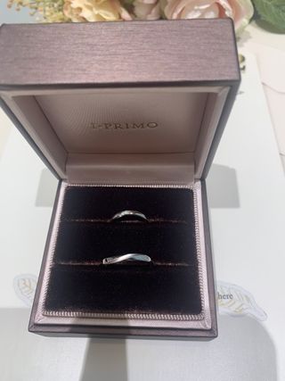 【アイプリモ(I-PRIMO)の口コミ】 普段の服装に合った指輪を選びました。ダイヤの部分がどこから見ても着い…