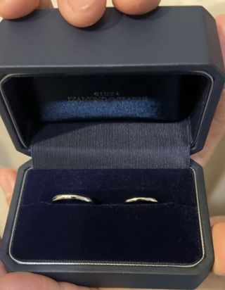 【銀座ダイヤモンドシライシの口コミ】 シンプルなデザインなのに上品な存在感があり、どんなファッションにも自…