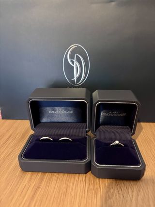 【銀座ダイヤモンドシライシの口コミ】 エバーアフターという名前の婚約指輪にしました、手を握っているような台…