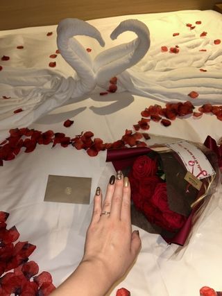 【アイプリモ(I-PRIMO)の口コミ】 シンプルかつ彼女の花の名前に合う輝きを放っていたのが決めてでした。値…