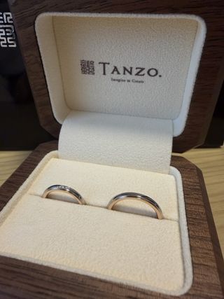 【TANZO.(鍛造指輪)の口コミ】 他店にはないプラチナとピンクゴールドの組み合わせに一目惚れしました。
…