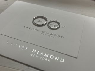 【ラザール ダイヤモンド(LAZARE DIAMOND)の口コミ】 元々形はウェーブ系のものを考えていましたが、店員さんと話しているうち…