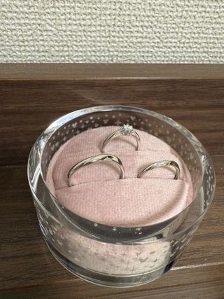 【ケイウノ ブライダル(K.UNO BRIDAL)の口コミ】 旦那が仕事上、華美なものがつけられないので、静かめに、かつ少し遊びが…