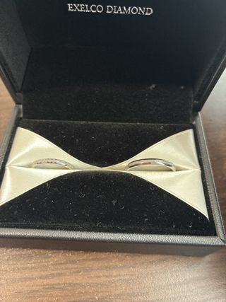 【エクセルコダイヤモンド(EXELCO DIAMOND)の口コミ】 シンプルなデザインかつ少しオリジナリティを出せるデザインをイメージし…