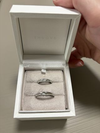 【ENUOVE(イノーヴェ)の口コミ】 なめらかなウェーブがとても上品で、指を見るたびに気持ちがやわらぎます…