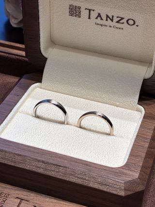 【TANZO.(鍛造指輪)の口コミ】 マット加工を追加して落ち着いた雰囲気の指輪に仕上げていただきました。
…