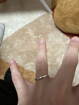 【アイプリモ(I-PRIMO)の口コミ】 シンプルで上品なデザインが気に入りました。着け心地がとても良く、長時…