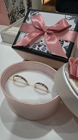 【insembre(インセンブレ)の口コミ】 ピンクゴールドの指輪にしました。男性側も女性側もダイヤが入っています…