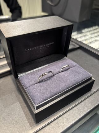 【ラザール ダイヤモンド(LAZARE DIAMOND)の口コミ】 可愛くもあり､シンプルで､着け心地が良い｡ウェーブがかかっていて個性的な…