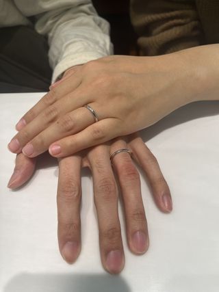 【HOSHI no SUNA 星の砂(ほしのすな)の口コミ】 シンプルで王道なデザインの指輪です。付け心地も良く、毎日つけ続ける結…