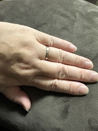 【TANZO.(鍛造指輪)の口コミ】 指輪はシンプルさを重視。
ゴールドが好きだが、ギラギラした品のないのは…