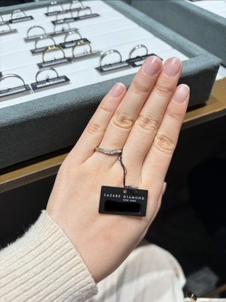 【ラザール ダイヤモンド(LAZARE DIAMOND)の口コミ】 ウェーブ感や、ダイヤモンドのきらめきに感動して、ビビッときました！明…