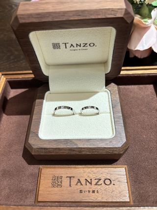 【TANZO.(鍛造指輪)の口コミ】 どんな角度からでもキラキラ綺麗に見える所がとても気に入っています！
ダ…