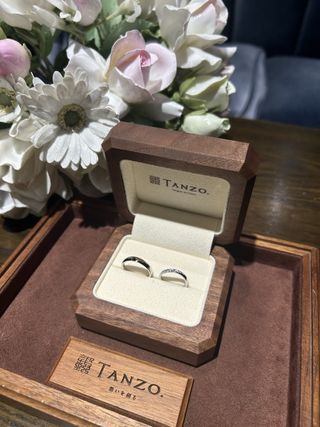 【TANZO.(鍛造指輪)の口コミ】 ベースのデザインから装飾まで幅広い種類から選択することができ、また選…