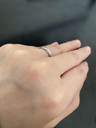 【ラザール ダイヤモンド(LAZARE DIAMOND)の口コミ】 
指馴染みがとても良く普段リングを着けない人でも違和感を感じづらい使用…