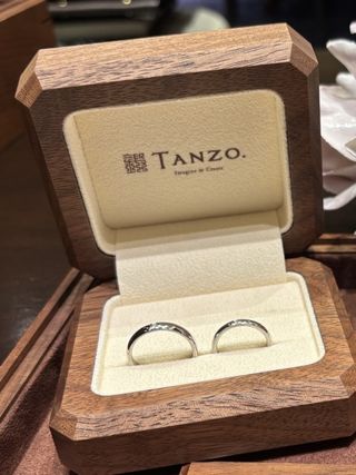 【TANZO.(鍛造指輪)の口コミ】 2人で同じデザイン（一石と外側にスターダスト加工）で内側には記念日以外…