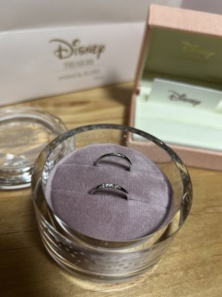 【ケイウノ ブライダル(K.UNO BRIDAL)の口コミ】 ディズニーモチーフの結婚指輪ですが、キャラクター感が強すぎず、大人で…