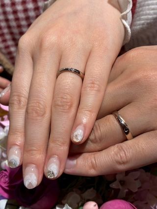 【TANZO.(鍛造指輪)の口コミ】 一部分だけのマット加工とワンポイントのブラックダイヤが、さりげなくて…