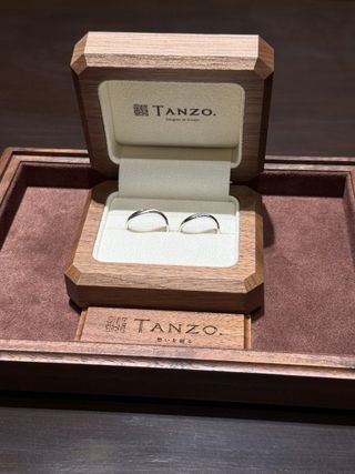 【TANZO.(鍛造指輪)の口コミ】 まっすぐではなく、ウェーブしてるタイプが良くてキラキラしているダイヤ…