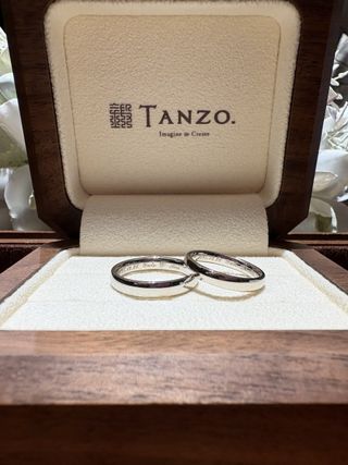 【TANZO.(鍛造指輪)の口コミ】 肌身離さずつけ続けるつもりだったのでお互いシンプルなデザインかつ丈夫…