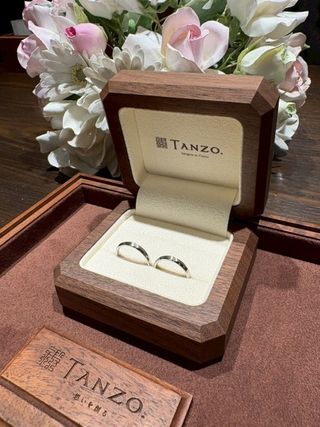 【TANZO.(鍛造指輪)の口コミ】 傷に強く、丈夫なところに惹かれました。
仕事柄、常に手を使うので、ずっ…