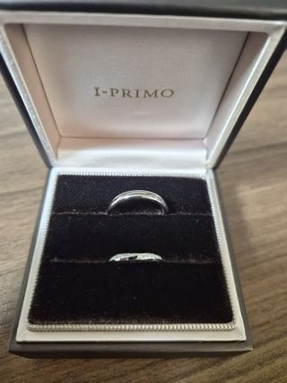 【アイプリモ(I-PRIMO)の口コミ】 指輪のデザインが色々あり迷いましたが、どこからみてもキラキラとダイヤ…
