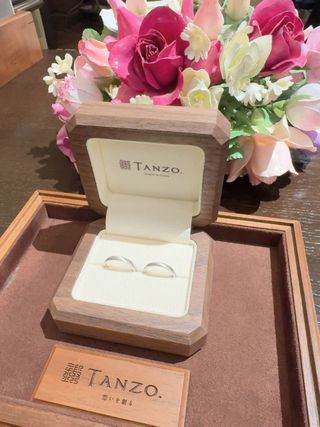 【TANZO.(鍛造指輪)の口コミ】 シンプルなデザインで流行りや飽きを感じさせないデザインに仕上げて頂き…