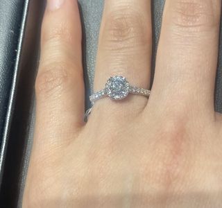 【銀座ダイヤモンドシライシの口コミ】 国内外沢山のブランドと悩みましだか、予算内でダイヤの品質を落とさずに…