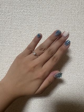 【TANZO.(鍛造指輪)の口コミ】 シンプルなデザインですが、ダイヤのカットが細かくどこの角度から見ても…