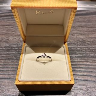 【ケイウノ ブライダル(K.UNO BRIDAL)の口コミ】 シンプルなデザインで普段使いも可能だと思います。何歳になってもつけら…