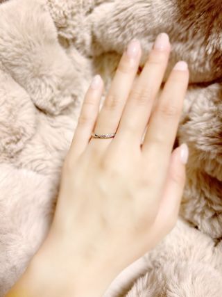 【HOSHI no SUNA 星の砂(ほしのすな)の口コミ】 動きがあって指も綺麗に見えてデザインも可愛いです。決め手となったのは…