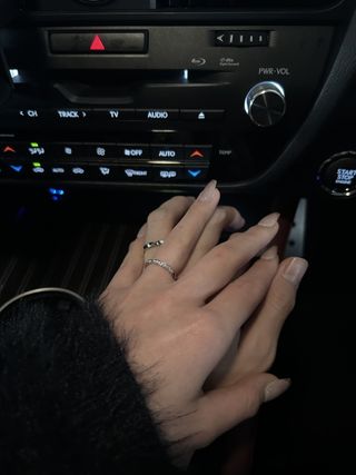 【ラザール ダイヤモンド(LAZARE DIAMOND)の口コミ】 私たちは「ウィズ」を購入しました。
SMSの投稿をみてラザールダイヤモン…