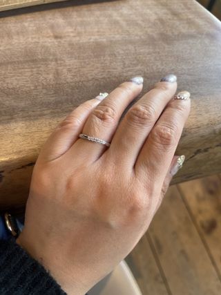 【エクセルコダイヤモンド(EXELCO DIAMOND)の口コミ】 日常にも馴染むデザインですが、存在感はあるところが気に入ってます。色…