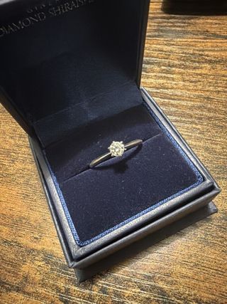 【銀座ダイヤモンドシライシの口コミ】 主張しすぎない大きさのカラットにする代わりに、カラーやクラリティにこ…