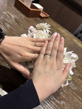 【TANZO.(鍛造指輪)の口コミ】 シンプルで王道のストレートデザインですが、細かな部分まで丁寧に作られ…