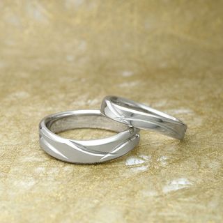 【入倉康ジュエリー工房の口コミ】 元のデザインを活かしつつ、自分たちの好みのデザインに変更できたのがよ…