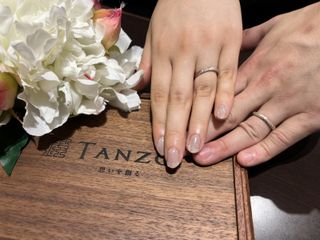 【TANZO.(鍛造指輪)の口コミ】 オリジナルの地金カラーが可愛いし肌馴染みがいい。
つけ心地も見てくれる…