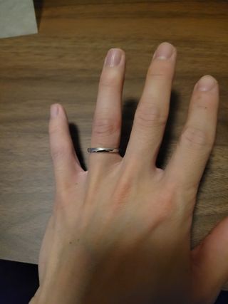 【銀座ダイヤモンドシライシの口コミ】 デザインがよく付けやすい。家事をしていても引っかかりにくそうなデザイ…